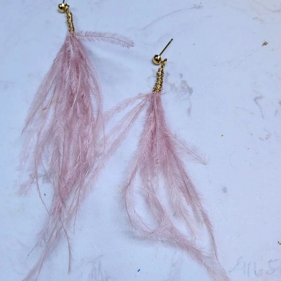 Super lightweight earrings handmade ostrich feather - Picture 1 of 3